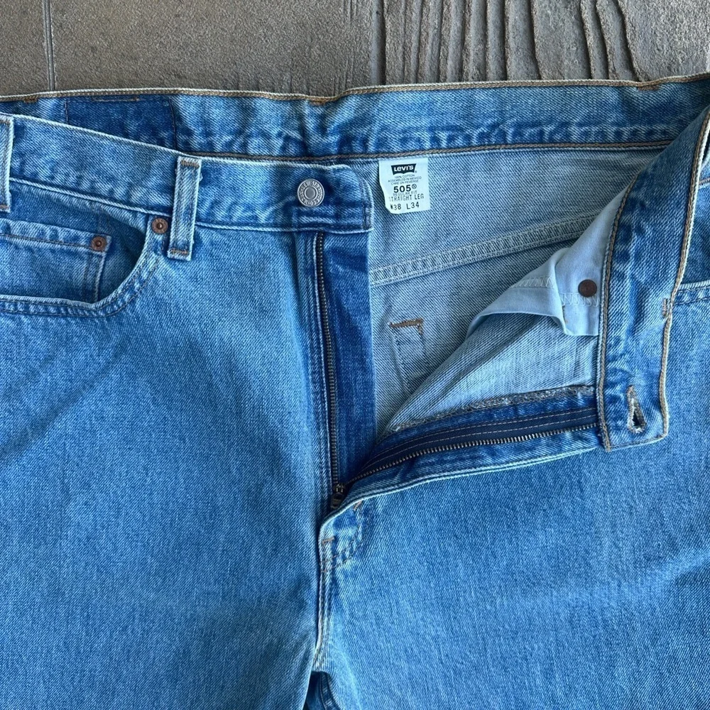 Vintage 90s Levi’s 505 Zip Fly Straight Leg Regular Fit Jeans Men 38 NWT Y2K
